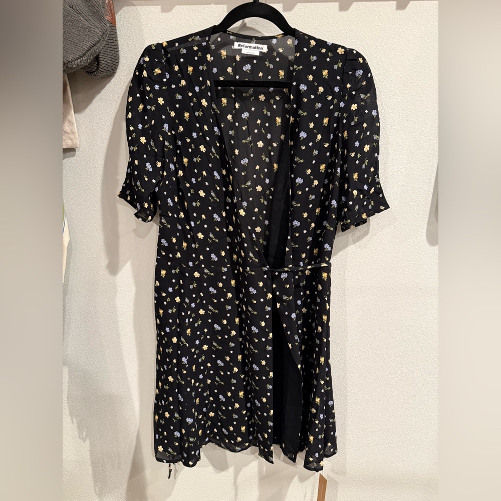 Reformation NWT flower print wrap dress